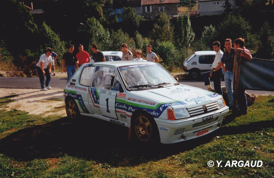 1992 Dongues - Gambin / Peugeot 205 (photo Y. Argaud)